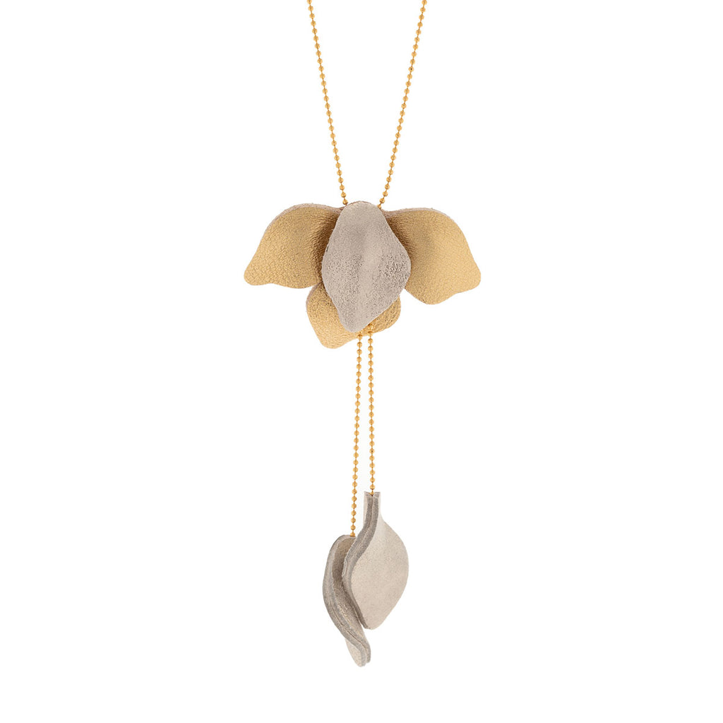 Petal Whisper Necklace 7pm