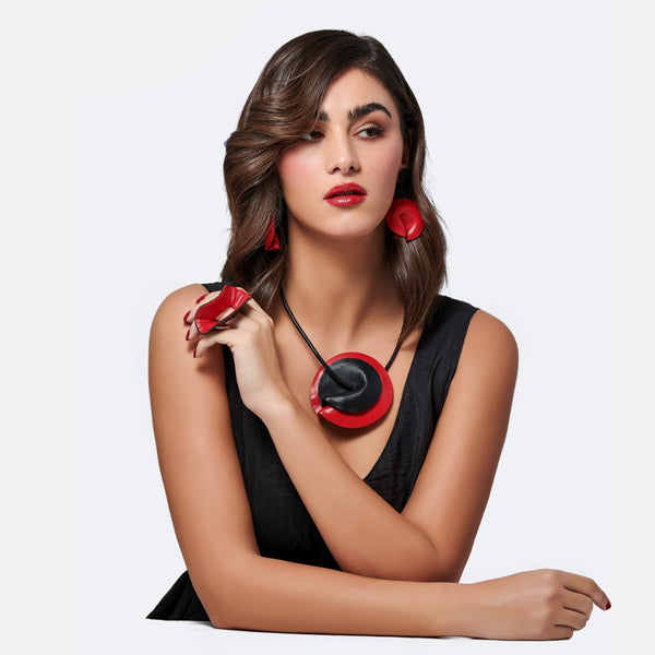 Circles Leather Ring 7pm