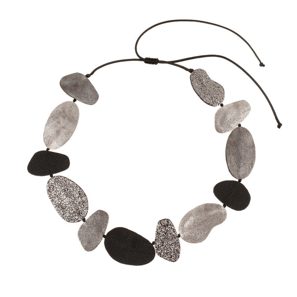 Pebbles Leather Necklace 7pm