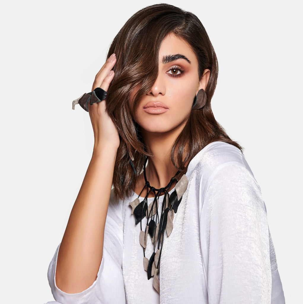 Leaves Leather Necklace 7pm