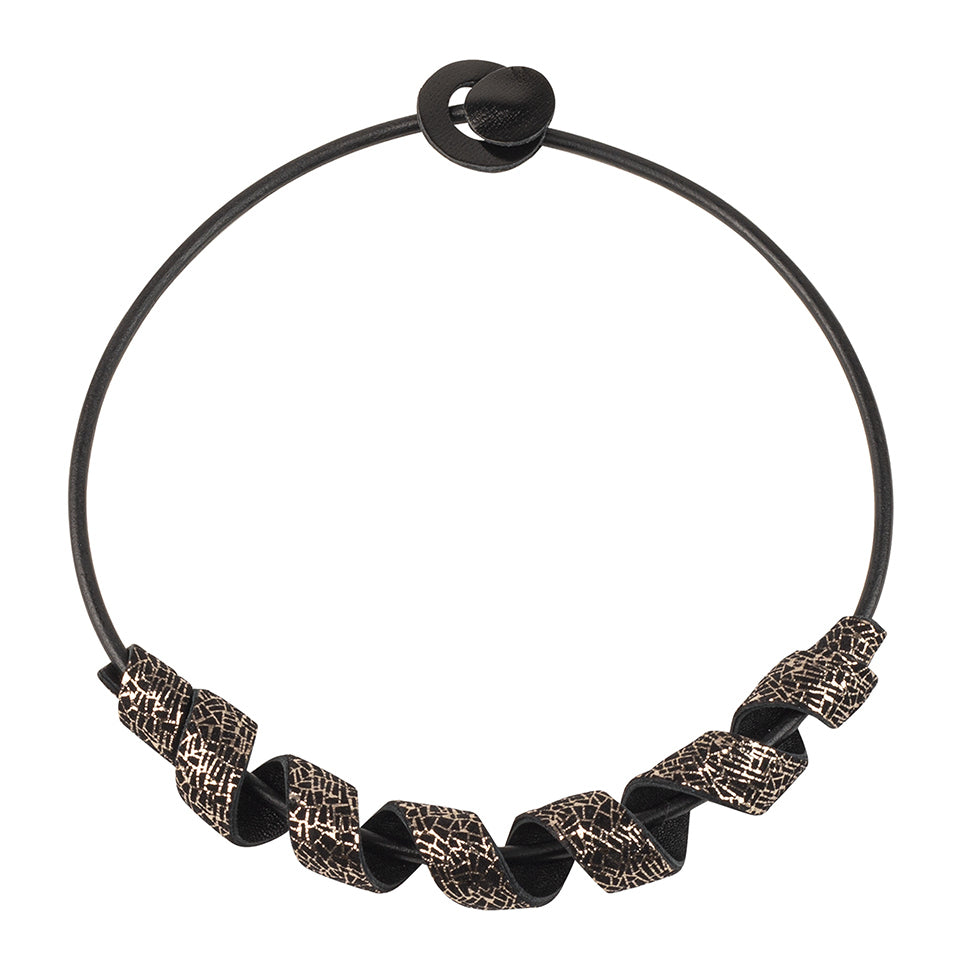 Taz Leather Neacklace 7pm